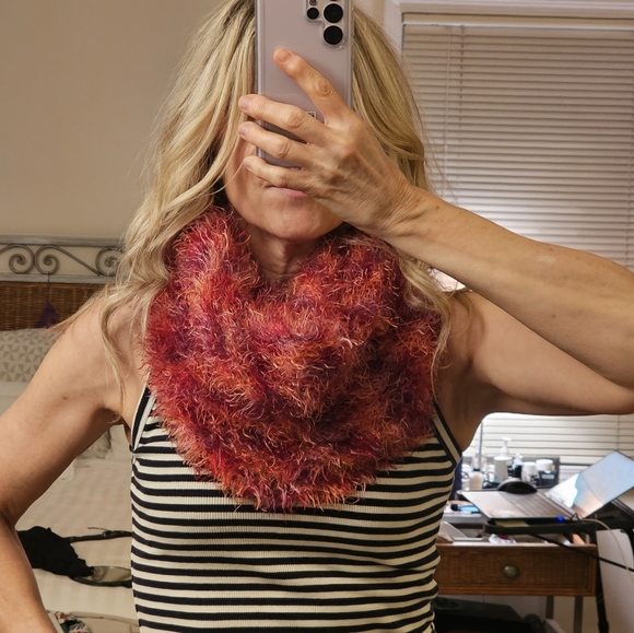 Wear it 7 ways Amazing colorful pink scarf shrug - Picture 9 of 9